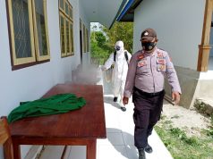 Cegah Penyebaran Covid-19, Personil Polres Kep. Tanimbar Giat penyemprotan Disinfektan dan Binluh di Kampus Lelemuku Saumlaki