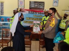 Kapolres Kep. Tanimbar didampingi Waka Polres Pimpin Giat Bakti Sosial HUT Lalu Lintas ke-65 tahun 2020