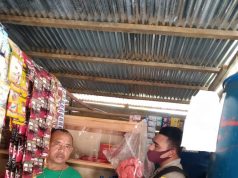 Sambangi Pemilik Pangkalan Minyak Tanah, Bhabinkamtibmas Ilngei Sampaikan Pesan Kamtibmas