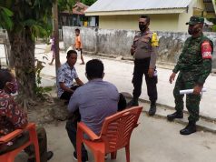 Bhabinkamtibmas Lermatang dan Babinsa Giat Edukasi Prokes Covid-19