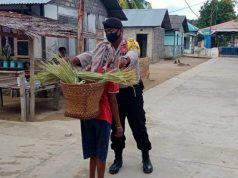 Laksanakan Giat Sambang Warga, Bhabinkamtibmas Adodo Molu Sampaikan Binluh AKB