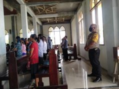 Bhabinkamtibmas Bomaki hadiri dan amankan Misa Minggu pekan biasa XXIII Desa Bomaki