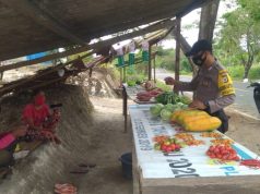 Giat Kunjungan Bhabinkamtibmas Kabiarat kepada Warga dan himbau Giat Prokes 4M