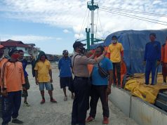 P.S. Kanit Binmas Polsek Tanut Giat Patroli Ops Yustisi Protokol Kesehatan Kepada Para Buruh Pelabuhan