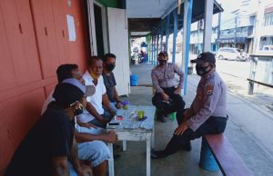 Personil Satuan Binmas Giat Kunjungan kepada Komunitas Sopis Taxi Saumlaki ajak Pelopori Prokes Covid-19 kepada Masyarakat