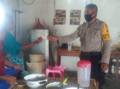 Bhabinkamtibmas Wowonda DDS Ke Keluarga Bapak Petrus Takndare Sampaikan Binluh AKB