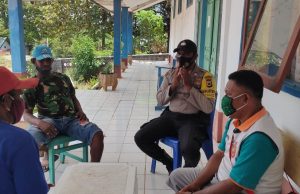 Sambangi Warga Desa, Bhabinkamtibmas Olilit Barat Laksanakan Giat Edukasi, Sosialisasi dan Himbauan Protokol Kesehatan Covid-19 dan AKB