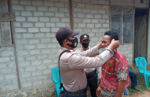 P.S. Kanit Binmas Polsek Tanimbar Utara Bersama Bhabinkamtibmas Lamdesar Timur Laksanakan Giat Patroli Perimbangan Ops Yustisi Protokol Kesehatan Covid-19 Kepada Warga Desa