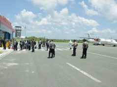 Rutin Personil Ops Aman Nusa II Polres Kep. Tanimbar Giat PAM Pelaku Perjalanan Pesawat Wings Air