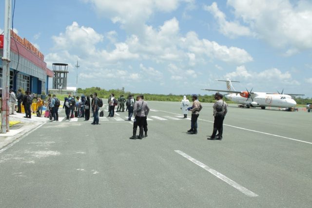 1. Pam Pesawat Wings Air