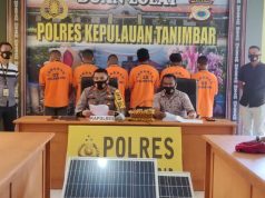 Kapolres Kep. Tanimbar AKBP Romi Agusriansyah, S.I.K., Gelar Pres Release Kasus Pencurian Solar Cell bersama Awak Media Tanimbar