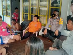 Sambangi Warga Desa, Bhabinkamtibmas Olilit Timur Himbau Penerapan Protokol Kesehatan Pencegahan Covid-19 dan Adaptasi Kebiasaan Baru Di Desa