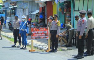 Personil gabungan TNI/Polri dan Sat Pol PP. Kep. Tanimbar terus giar Ops Yustisi Pelanggar Prokes Covid-19