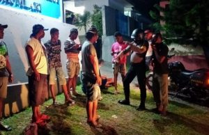 Giat Patroli malam rutin Polsek Tanimbar Selatan cegah kerumunan warga