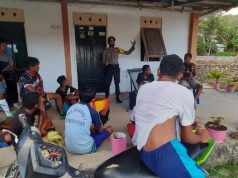 Bhabinkamtibmas Waturu Sambangi Warga Desa Sampaikan Pesan 4M