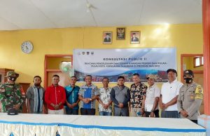 Bhabinkamtibmas dan Bhabinsa Batuputih Amankan Giat Sosialisasi Konsultasi Publik II Rencana Pengelolaan dan Zonasi Kawasan Pesisir dan Pulau Kecil Kepulauan Tanimbar di Promal