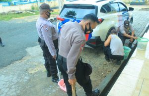 Dukung keberhasilan tugas, personil Sat Binmas Polres Kep. Tanimbar giat pembersihan lingkungan kerja
