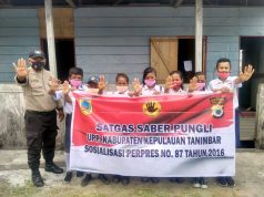 Bhabinkamtibmas Desa Bomaki Sosialisasikan Satgas Saber Pungli Kepada Siswa/Siswi SMP N 5 Tansel