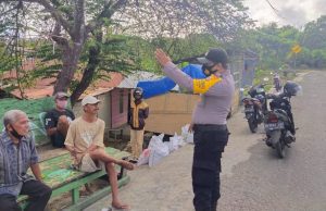 Bhabinkamtibmas Kelurahan Saumlaki Laksanakan Binluh Kepada Warga dan Sampaikan Edukasi, Sosialisasi dan Himbauan Protokol Kesehatan Covid-19