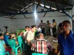 Bhabinkamtibmas dan Babinsa Bomaki Bersama Personil Ba Sat Sabhara Polres Kepulauan Tanimbar Laksanakan Pengawasan dan Amankan Pembagian BST