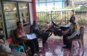 Bhabinkamtibmas Sifnana Sambangi Bapak Yohanis Yempormase, Sampaikan Pesan 4M