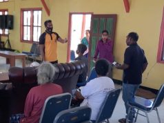 Bhabinkamtibmas Batuputih Kawal Pembagian BST Pusat pada 4 Desa Yang Pembagiannya Terpusan di Desa Batuputih