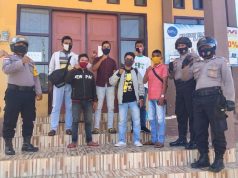 Bhabinkamtibmas Kelurahan Saumlaki Bersama Pesonil Polsek Tansel Laksanakan Giat Edukasi, Sosialisasi dan Himbauan Protokol Kesehatan Covid-19, AKB dan 4M