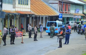 Tak henti-hentinya personil gabungan TNI/Polri dan Sat Pol. PP. Kab. Kep. Tanimbar gencar giat Ops Yustisi