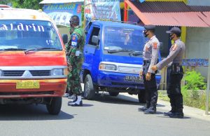 Polsek Tanimbar Utara bersinergi dengan personil TNI Koramil 1507-02 Larat giat Ops Imbangan Yustisi