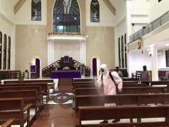 Polres Kep. Tanimbar giat penyemprotan cairan disinfektan di Gereja Ebenhaezer Saumlaki