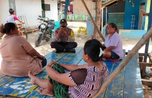 Sambangi Ibu-Ibu Desa Binaan, Bhabinkamtibmas Olilit Barat Sosialisasikan AKB dan Pesan 4M