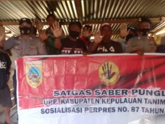P.S. Kanit Binmas Polsek Tanut Bersama Bhabinkamtibmas Lelingluan Sosialisasikan Satgas Saber Pungli Kepada Petani Desa Arma dan Desa Lelingluan