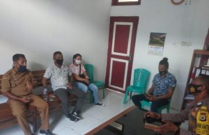 Bhabinkamtibmas Lauran Dampingi Unit Intelkam Polsek Tansel Laksanakan Koordinasi Dengan Pemerintah Desa Terkait Pengelolaan Dana Silpa ADD Tahun 2019.