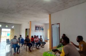 Bhabinkamtibmas Matakus Sosialisasikan Satgas Saber Pungli Kepada Warga Desa Binaan