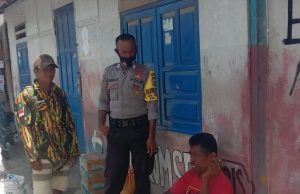 Bhabinkamtibmas Lelingluan Sosialisasikan Adaptasi Kebiasaan Baru Kepada Warga Desa Binaan