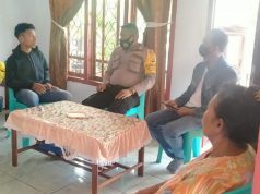 Sambangi keluarga Yohanis Kelitubun, Bhabinkamtibmas Olilit Timur Edukasi Prokes Covid-19