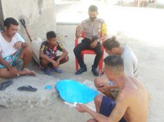 Sambangi Bapak Boy Labobar, Bhabinkamtibmas Waturu Sampaikan Pesan 4M