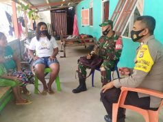 Sambangi Warga Desa, Bhabinkamtibmas dan Babinsa Lermatang Laksanakan Giat Edukasi, Sosialisasi dan Himbauan Pendisiplinan Protokol Kesehatan Covid-19