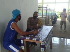 Sambangi Saudara Wisnu Kamamas, Bhabinkamtibmas Kabiarat Sampaikan Arahan Edukasi, Sosialisasi dan Himbauan Protokol Kesehatan Covid-19