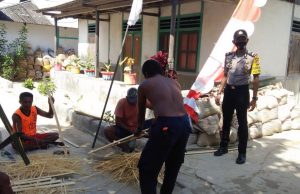 Sambangi Bapak-Bapak Kelompok Dasa Wisma Kamboja, Bhabinkamtibmas Waturu Sampaikan Pesan 4M