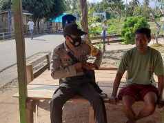 Kunjungi Pemilik Kios Aryu, Bhabinkamtibmas Batuputih Lakukan Perimbangan Ops Yustisi Protokol Kesehatan