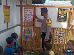 Bhabinkamtibmas Amdasa terus Giat Proses Belajar kepada Anak – anak di Desa melalui Perpustakaan Mini