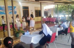 Bhabinkamtibmas Olilit Timur Amankan Lomba Paduan Suara Tingkat Anak, Pada HUT Gereja Katolik Ratu Rosario Suci Olilit Timur
