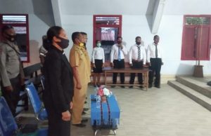 Sinergi Bhabinkamtibmas dan Babinsa hadiri dan amankan Giat Pelantikan Staf Pemdes Wermatang