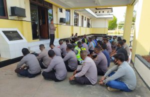 Kapolres Kepulauan Tanimbar Pimpin Apel pengecekan personil yang akan BKO ke Polres MBD