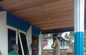 Giat Kunjungan Bhabinkamtibmas Lelingluan Kepada Bapak Marthen Sianressy Terkait Situasi Menjelang Natal