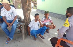 Giat Sambang Bhabinkamtibmas Lingat Ingatkan Pakai Masker