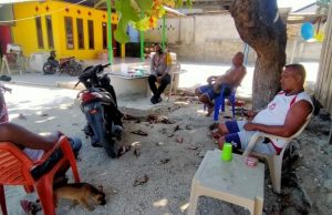 Kunjungi Alfo Fasse, Bhabinkamtibmas Olilit Timur Ajak Warga Jaga Situasi Kamtibmas