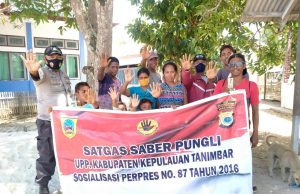 Bertempat di RT 03 Desa Bomaki, Bhabinkamtibmas Giat Sosialisasi Saber Pungli