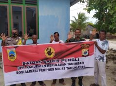 Bhabinkamtibmas Lermatang Giat Satgas Saber Pungli Kepada Warga Desa Binaan